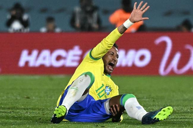 Neymar lên tiếng về chấn thương đầu gối kinh hoàng